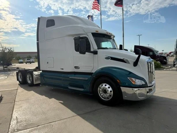 2024 Peterbilt 579 in Salt Lake City, UT — photo 3