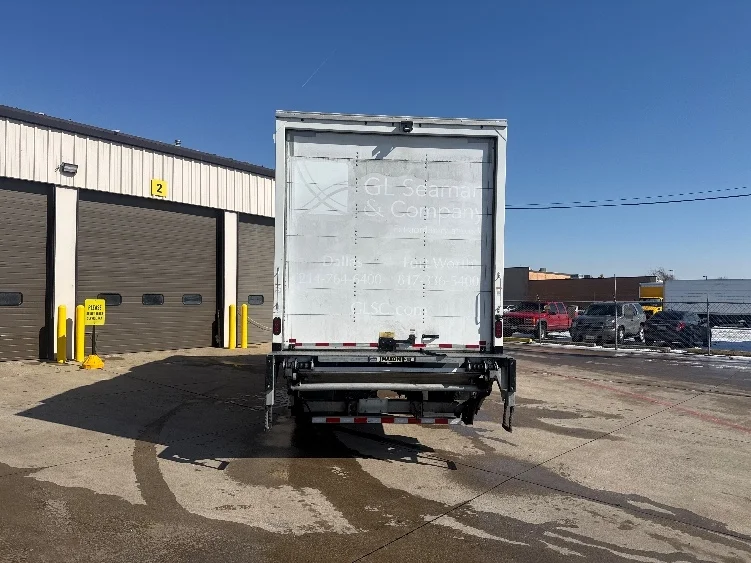 2020 Freightliner M2 106 - image 7