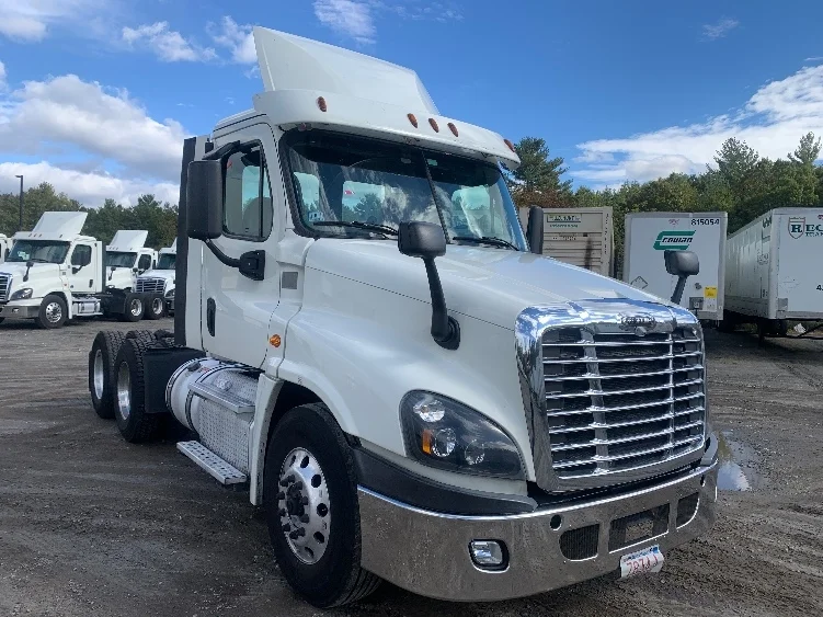 2019 Freightliner Cascadia in Franklin, MA