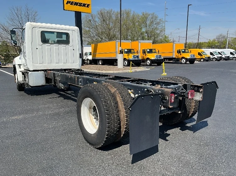 2019 Hino 338 - image 6