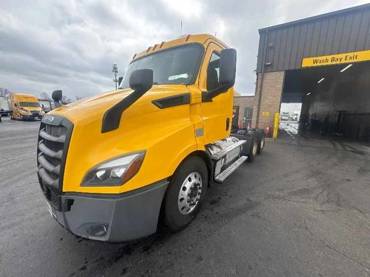 2019 Freightliner Cascadia in Eden, MD — photo 3