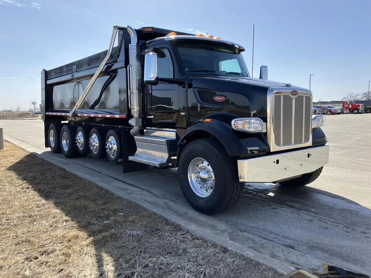 2026 Peterbilt 567 - image 2
