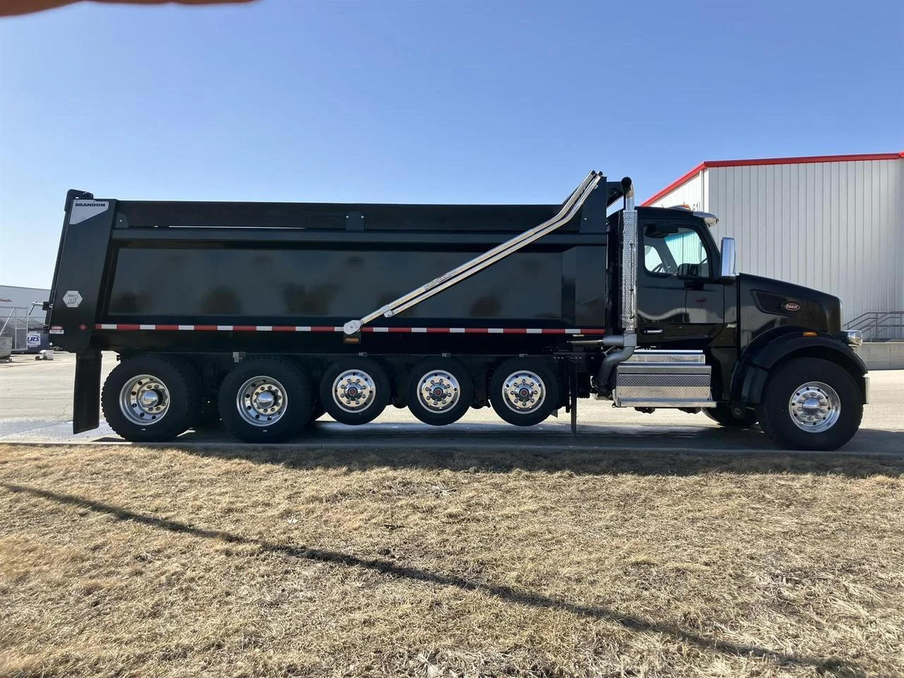 2026 Peterbilt 567 - image 4