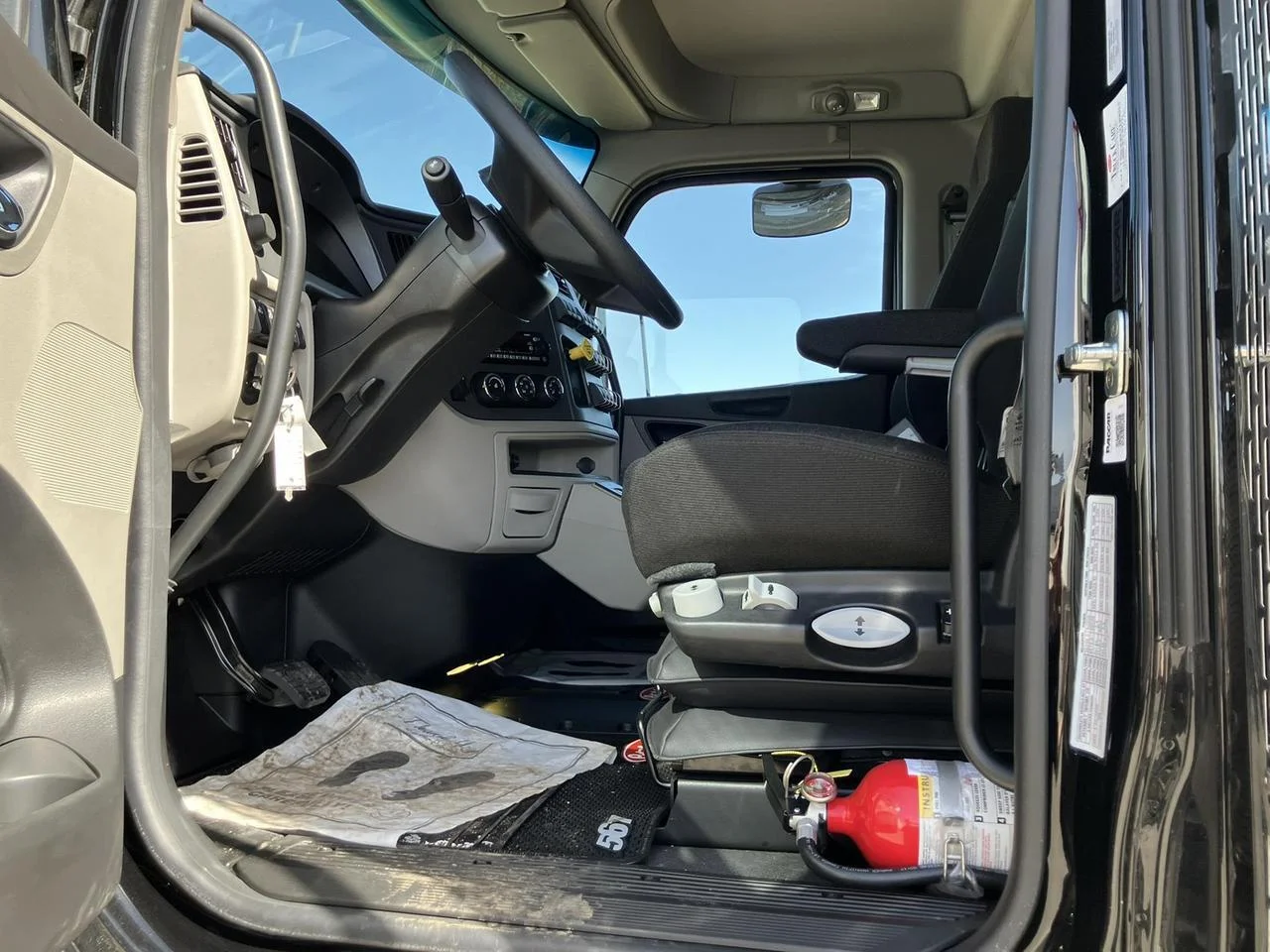 2026 Peterbilt 567 - image 9