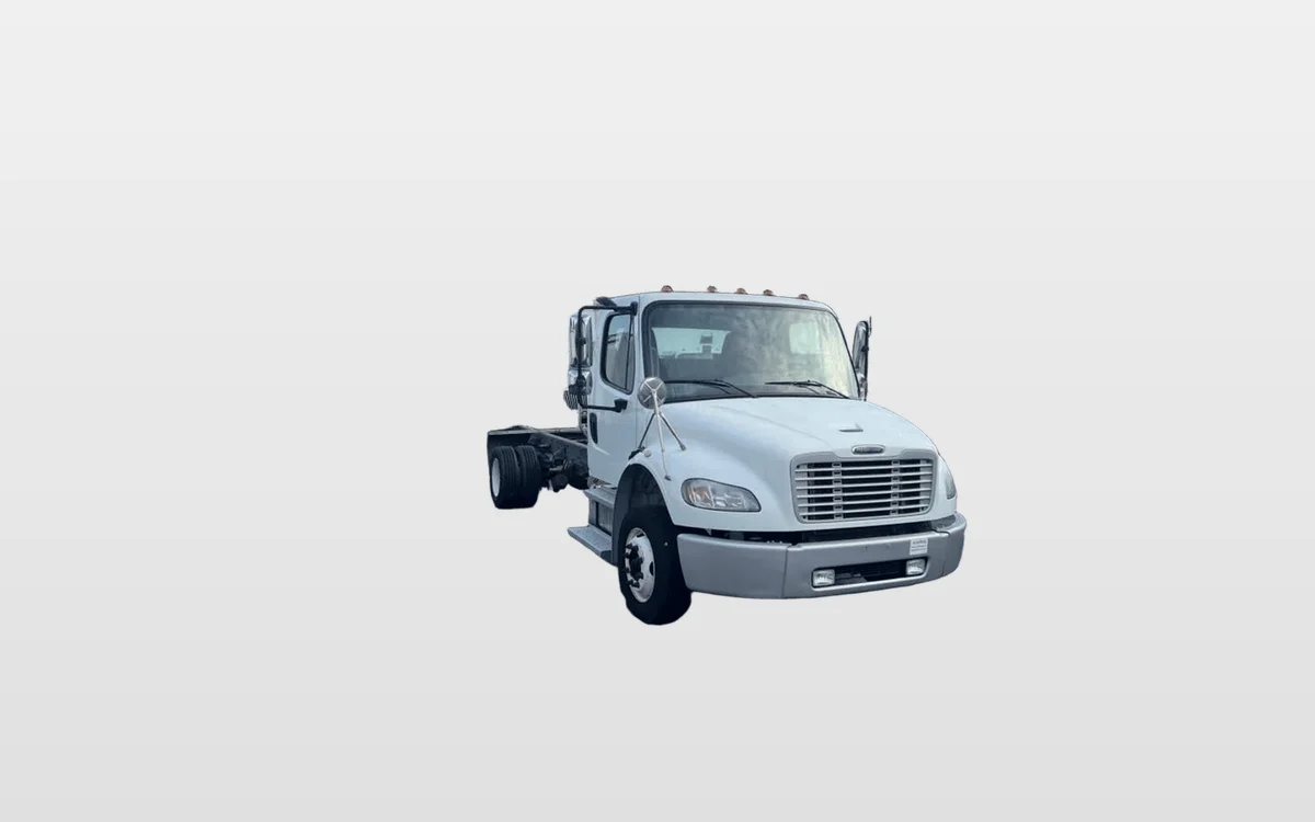 2020 Freightliner M2 106 - image 1