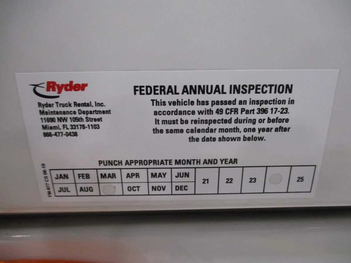 2019 International LT - image 15