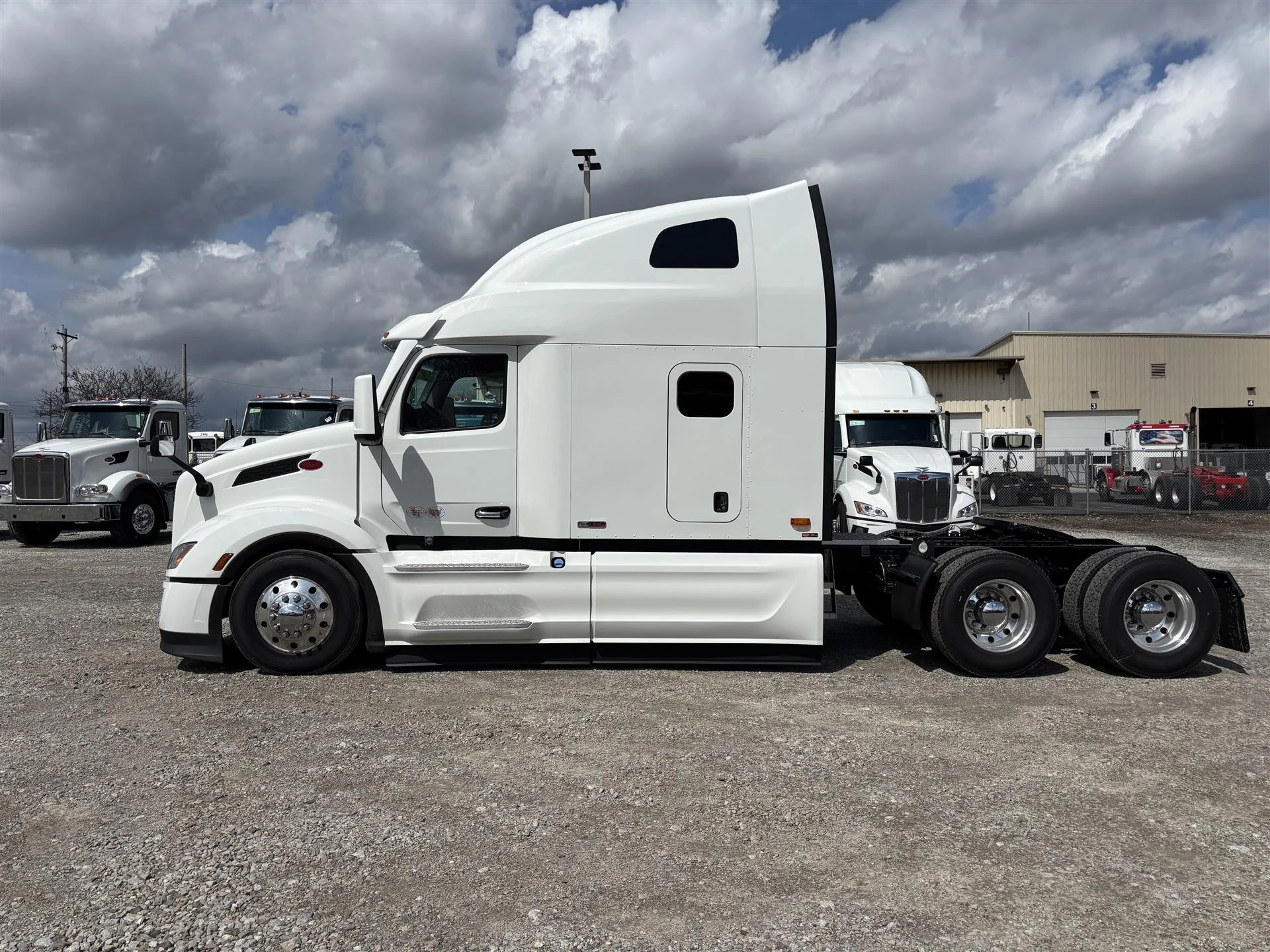 2027 Peterbilt 579 in Canton, OH