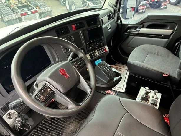 2024 Kenworth T880 in Portland, OR — photo 30