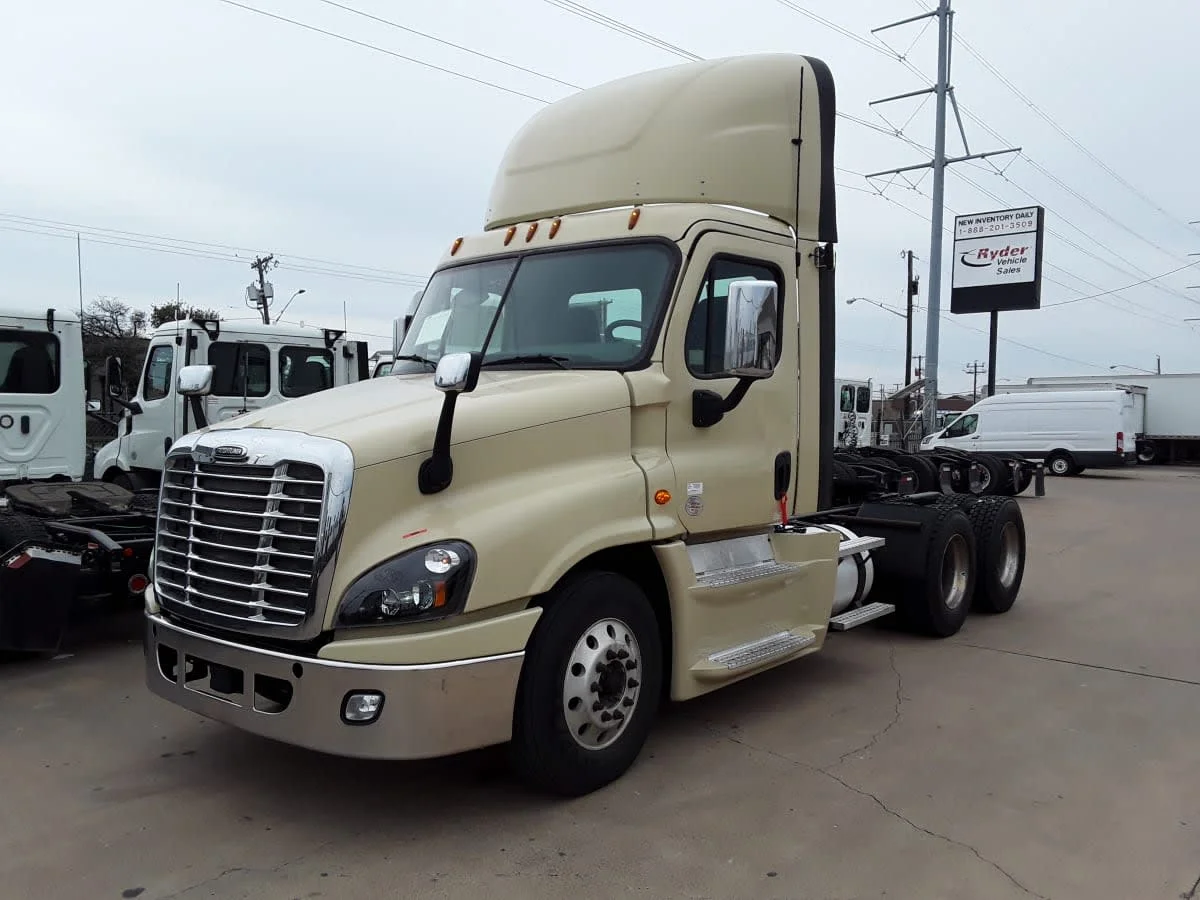 2016 Freightliner Cascadia in Dallas, TX