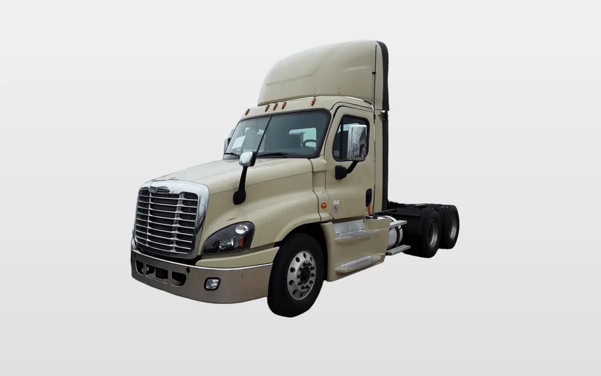 2016 Freightliner Cascadia - image 1