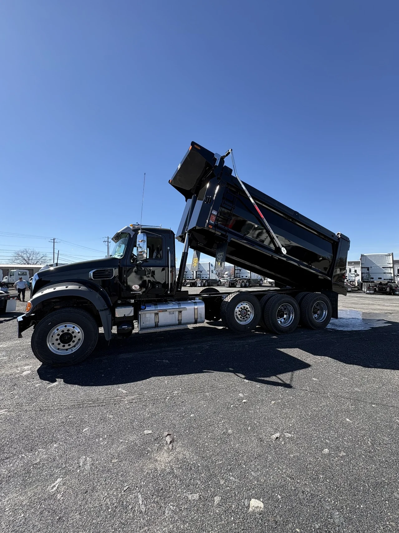 2027 Mack Granite in Dunmore, PA — photo 4