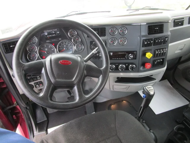 2020 Peterbilt 567 - image 13