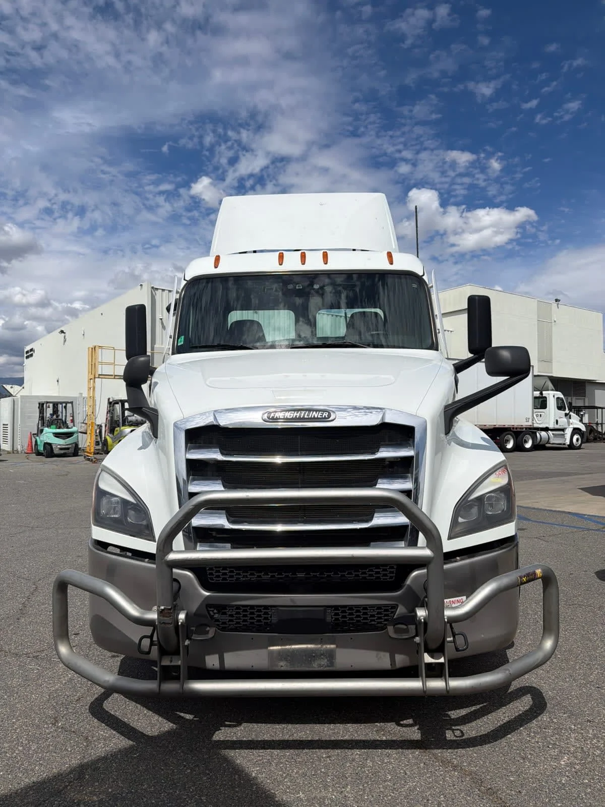2021 Freightliner Cascadia - image 2