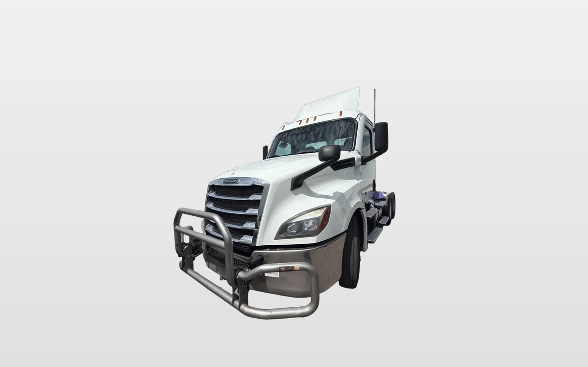 2021 Freightliner Cascadia - image 1