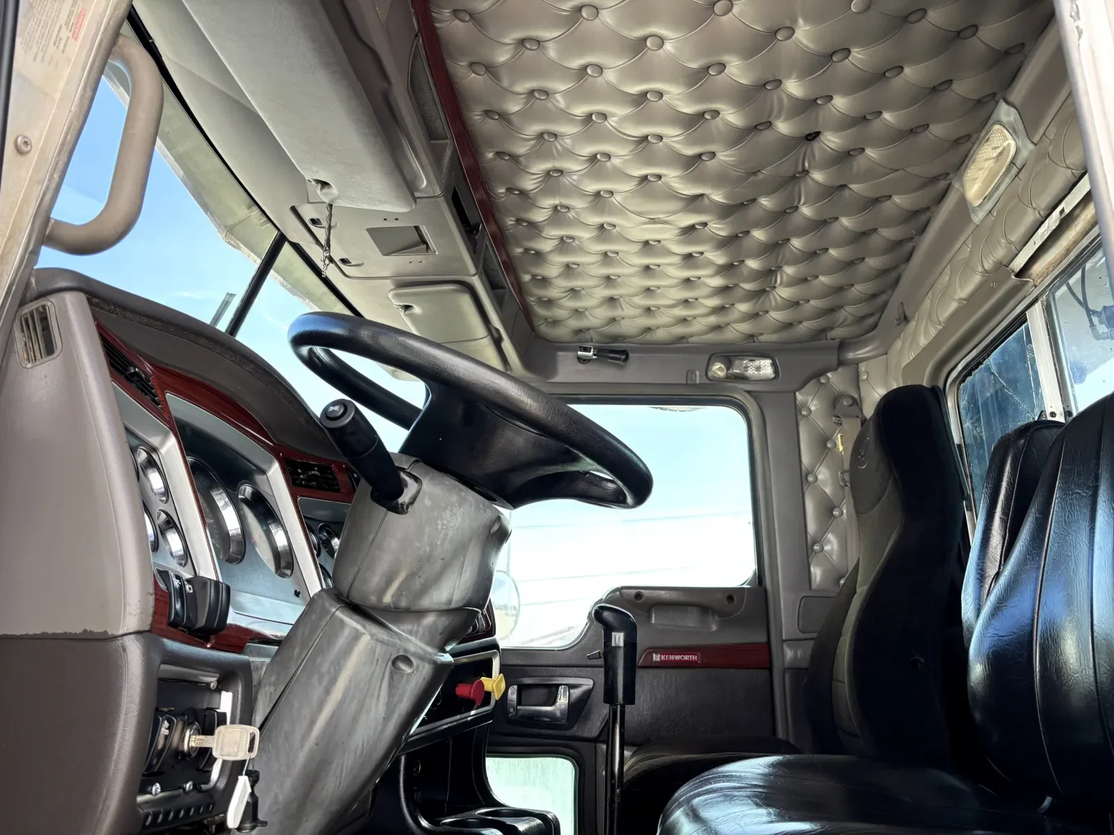 2007 Kenworth T800 - image 14