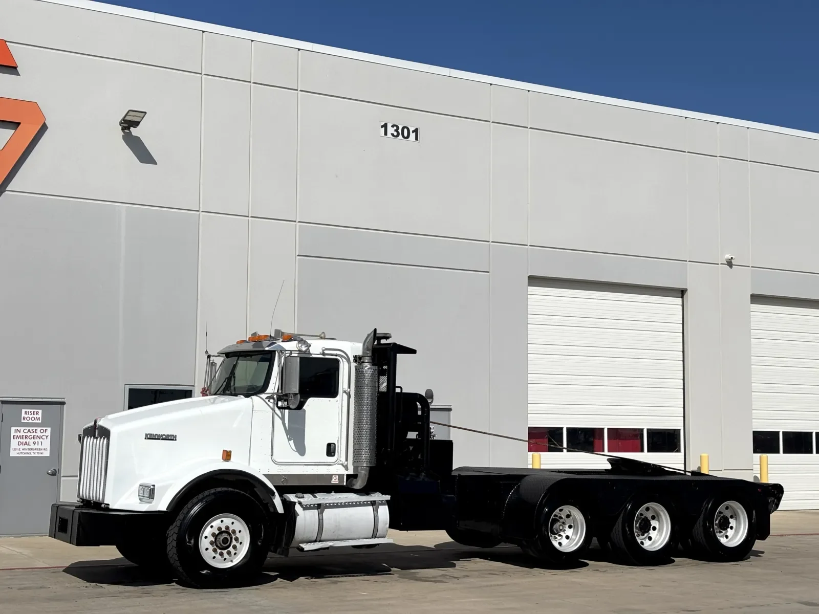 2007 Kenworth T800 - image 2