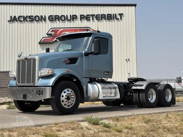 2023 Peterbilt 567