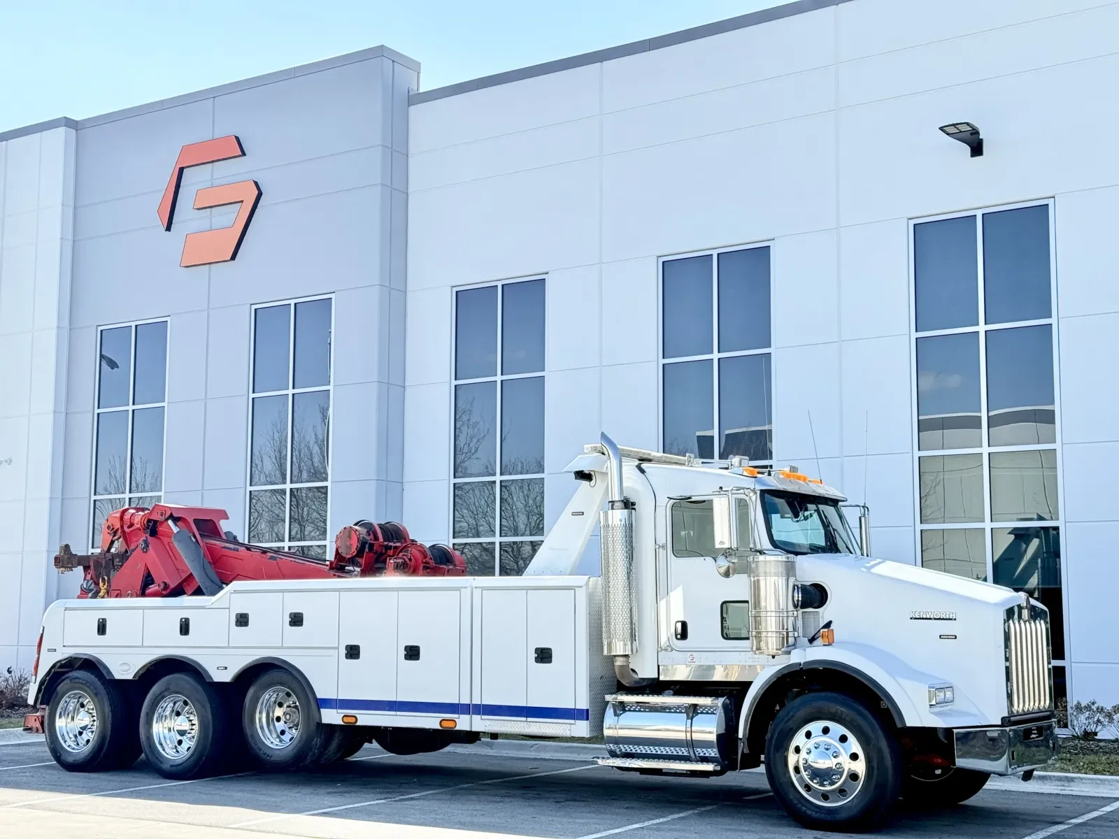 2011 Kenworth T800 - image 2