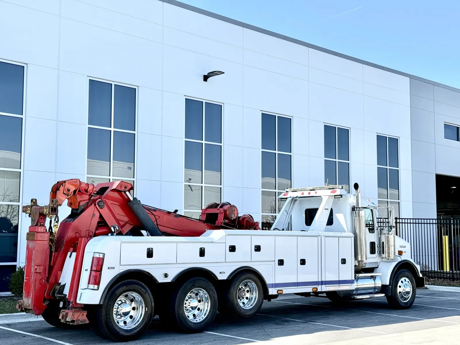 2011 Kenworth T800 - image 5