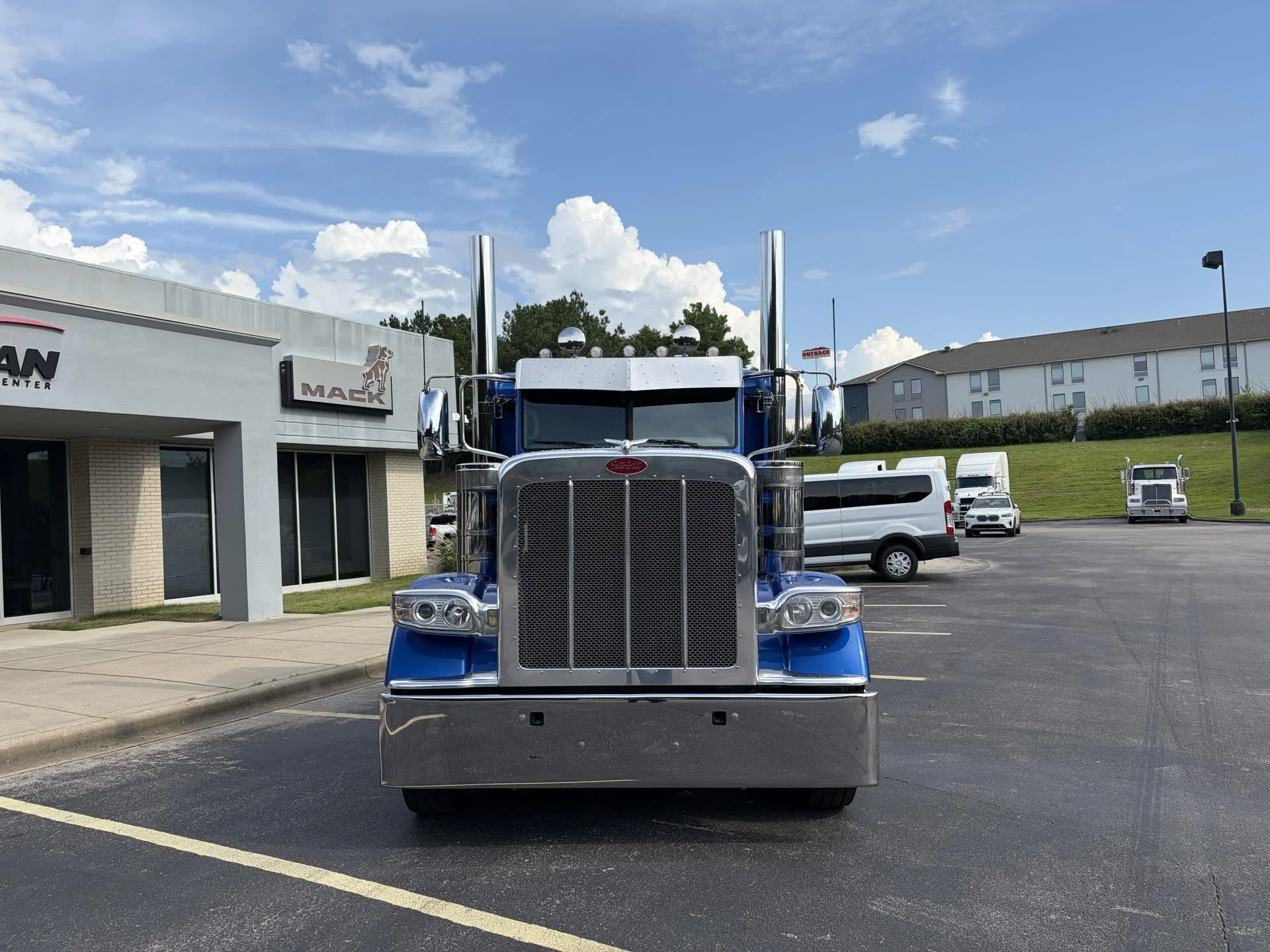 2024 Peterbilt 389 in Fultondale, AL — photo 2