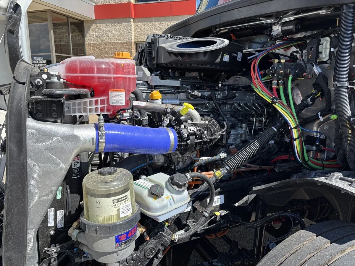 2027 Freightliner Cascadia — photo 18