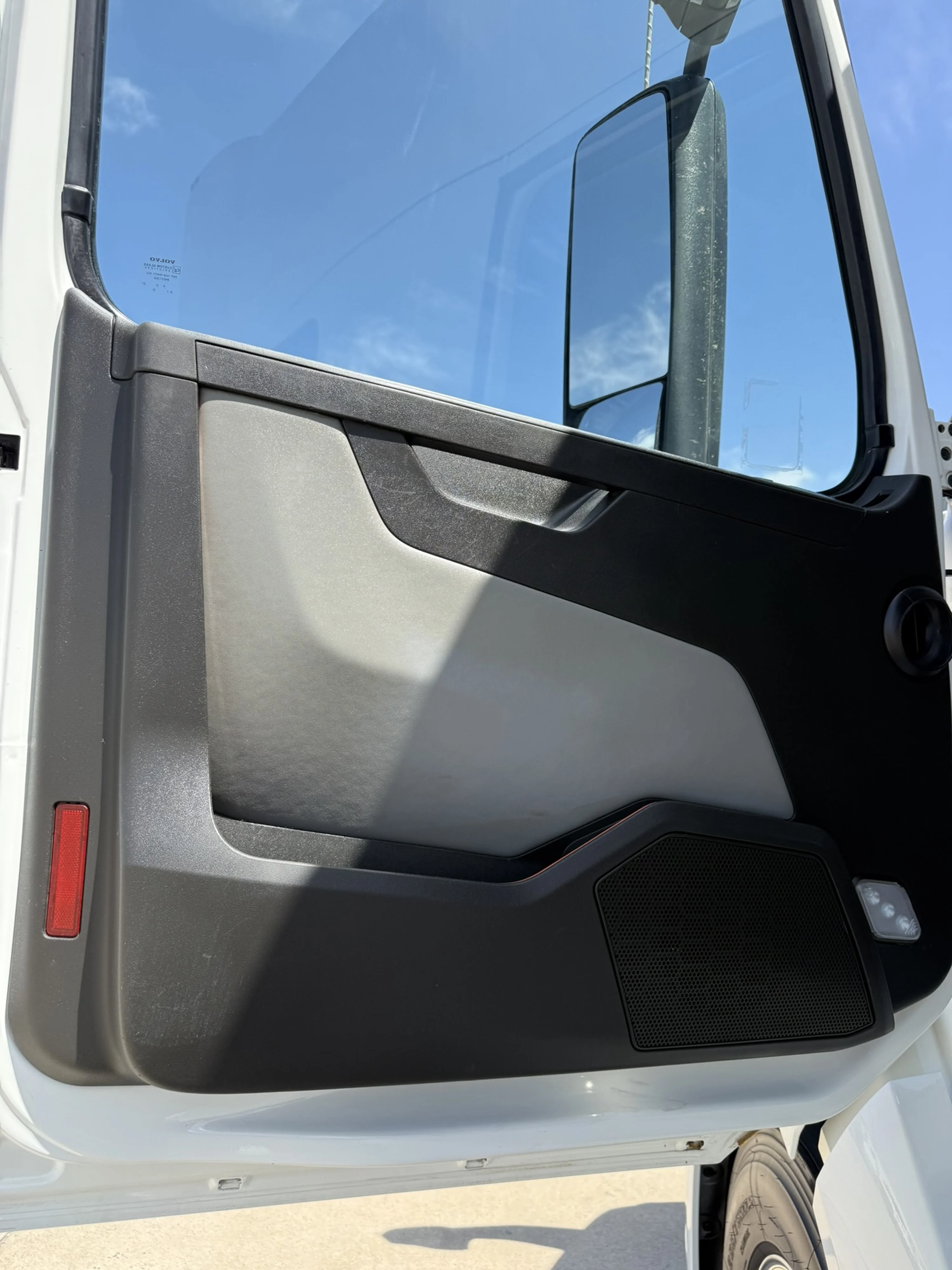 2022 Volvo in Houston, TX — photo 10
