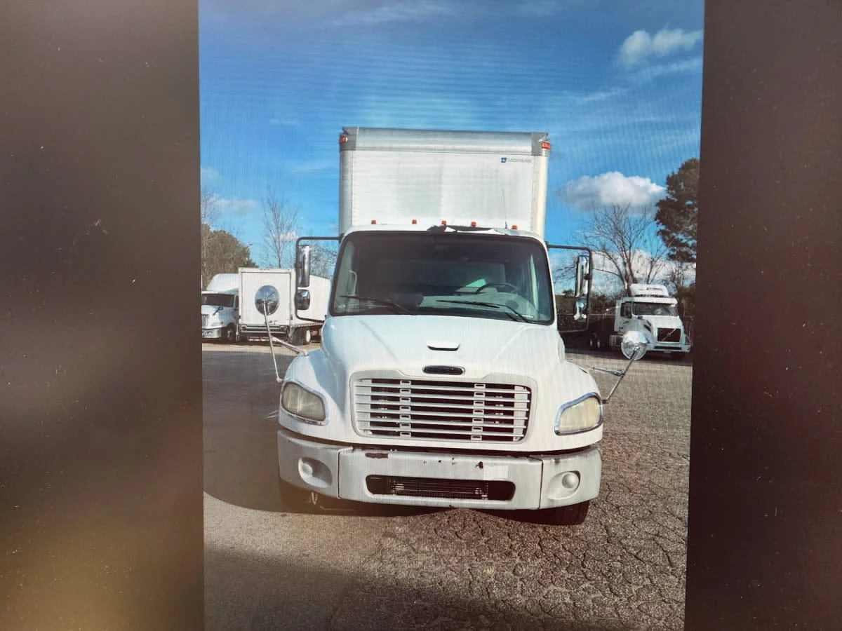 2007 Freightliner M2 106 - image 2