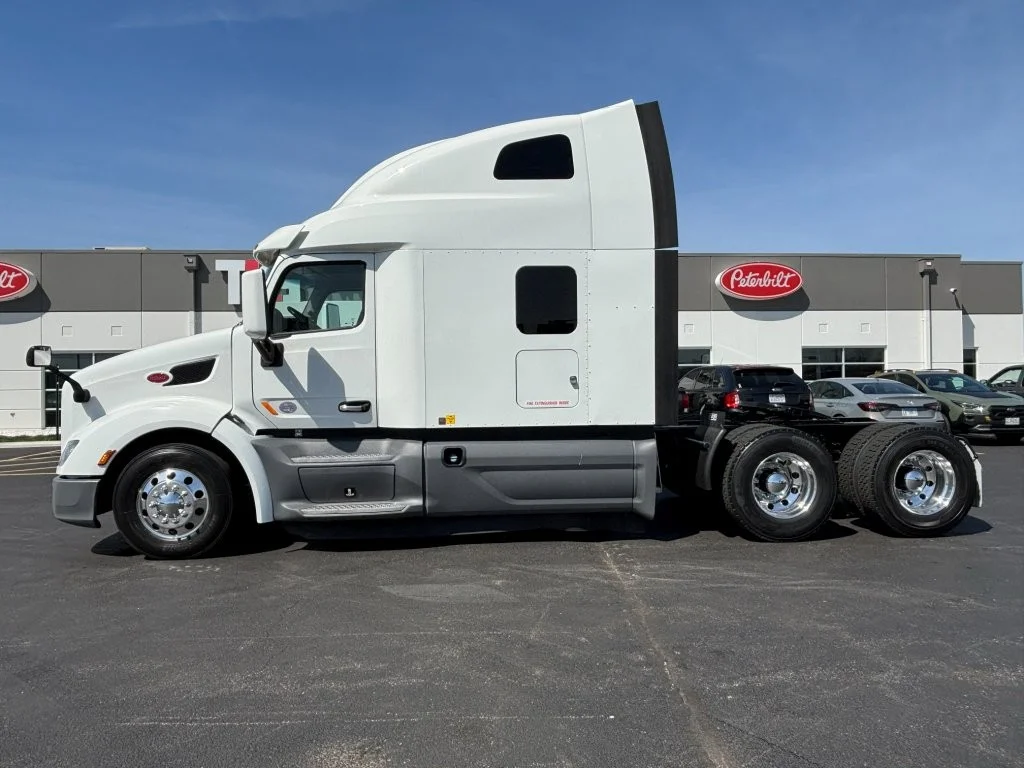 2021 Peterbilt 579 - image 4
