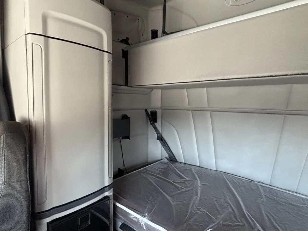 2021 Peterbilt 579 - image 14