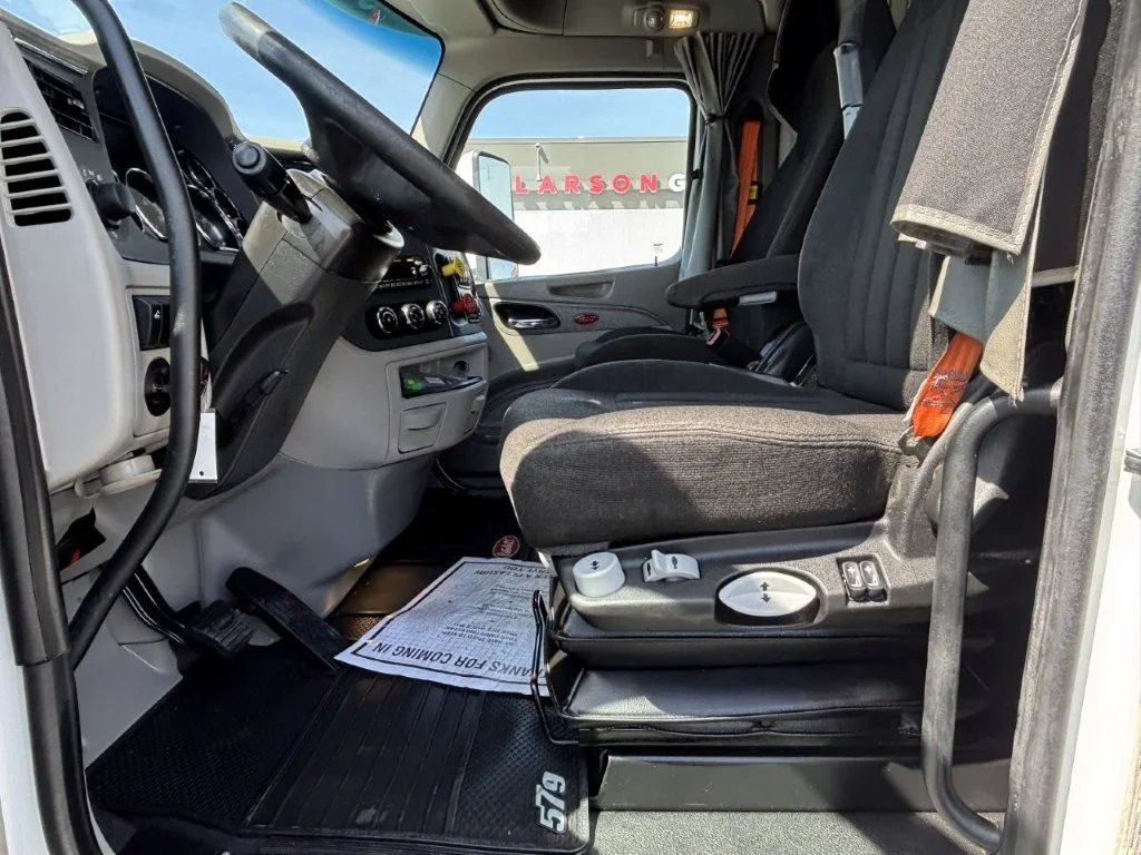 2021 Peterbilt 579 - image 12