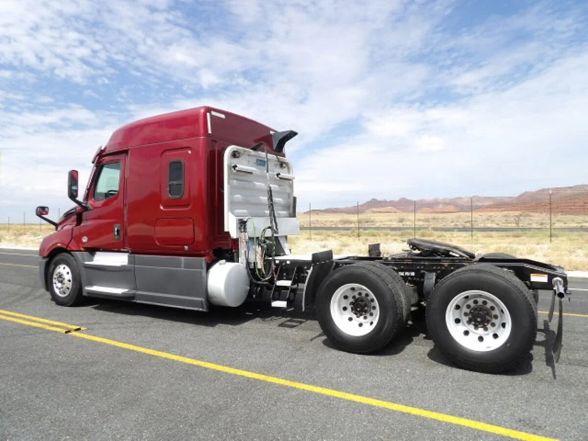 2022 Freightliner Cascadia — photo 3
