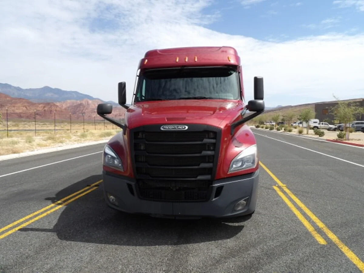 2022 Freightliner Cascadia — photo 4