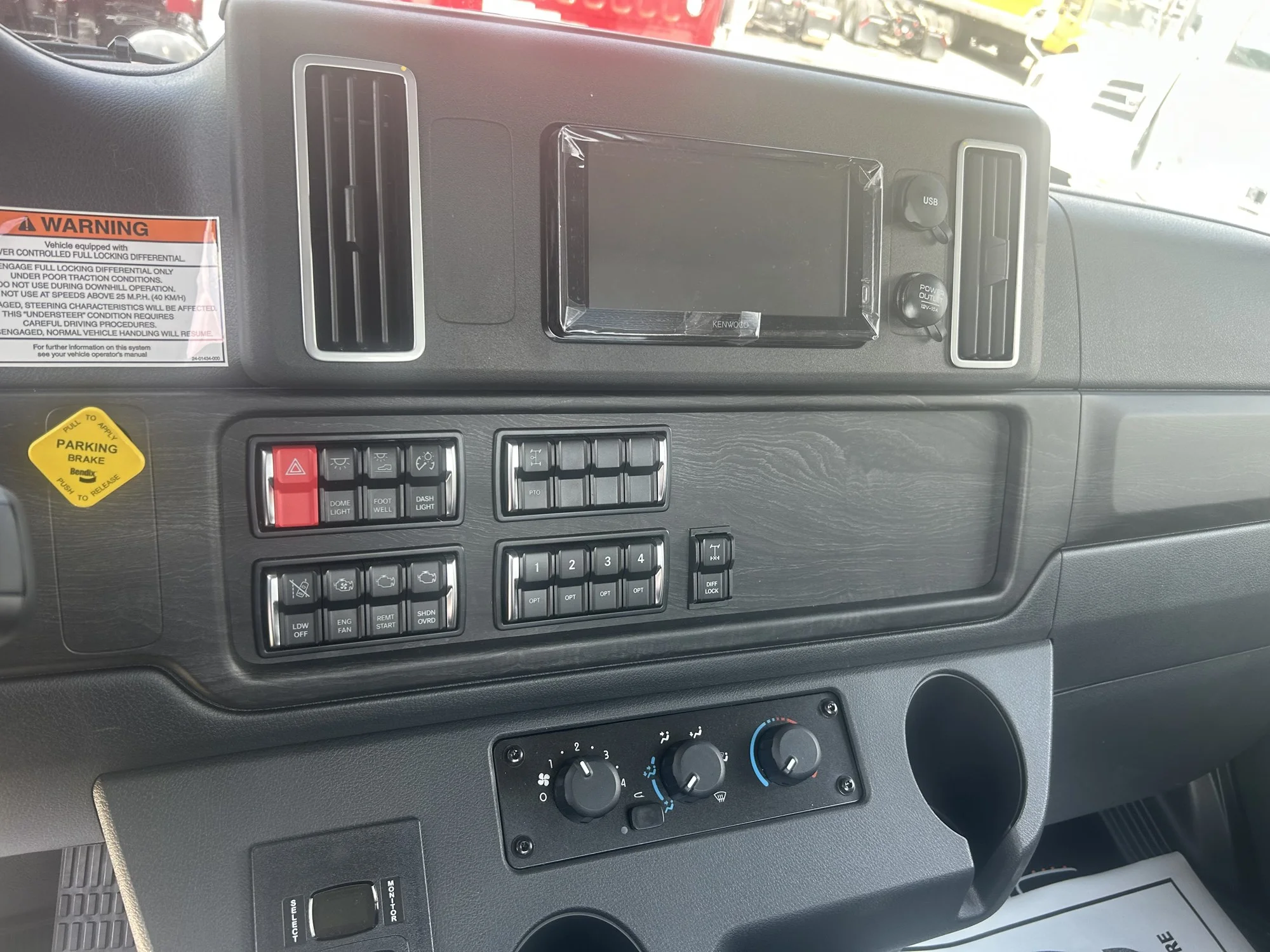 2026 Freightliner M2 106 - image 5