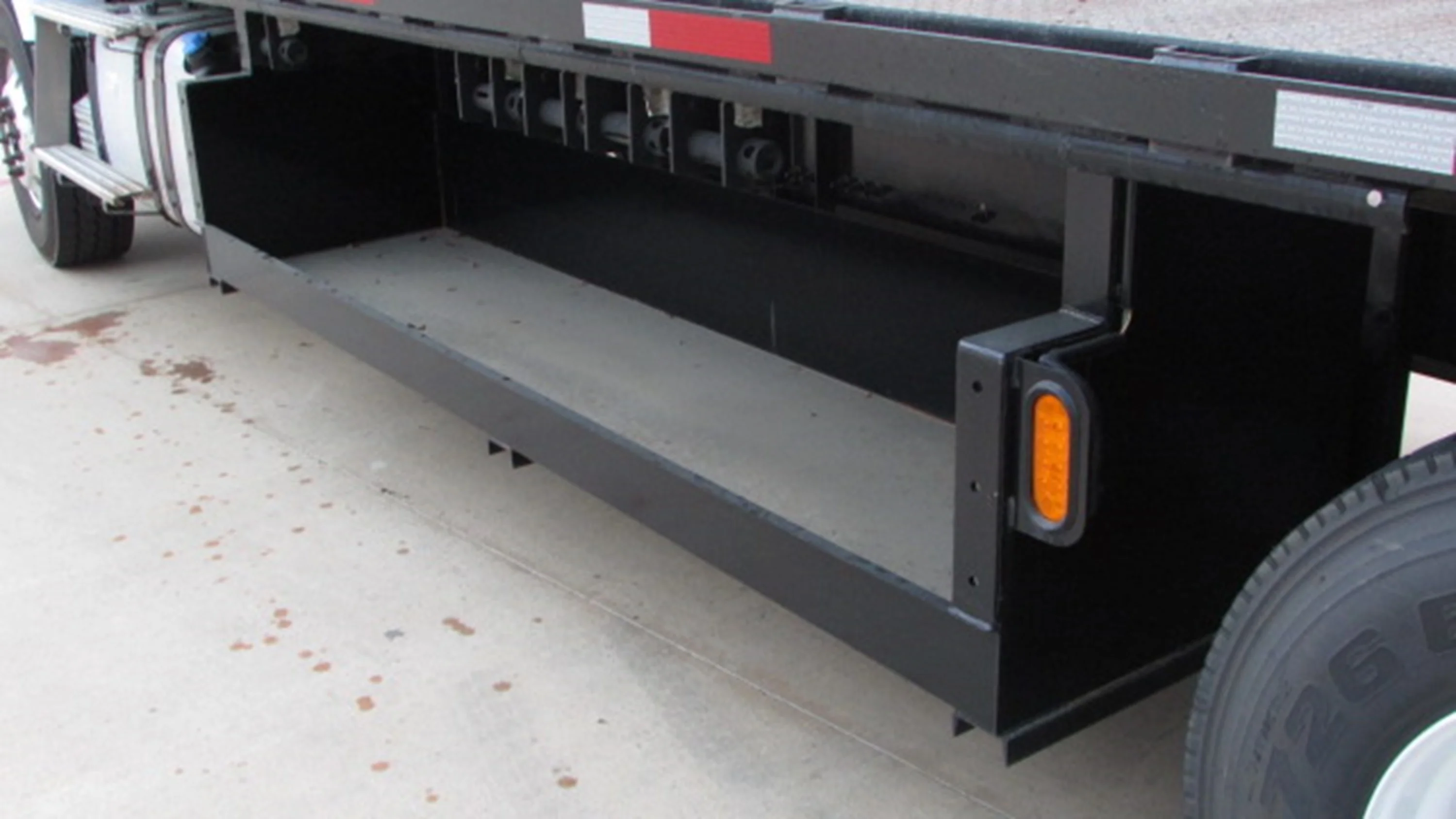 2025 Volvo VHD 300 in Houston, TX — photo 11