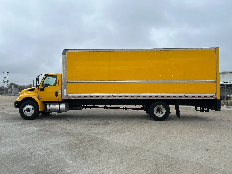 2021 International MV - image 4