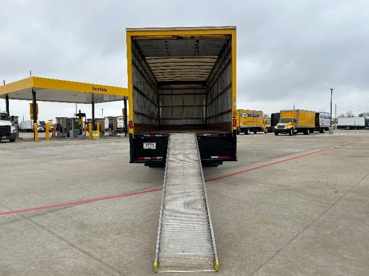 2021 International MV - image 9