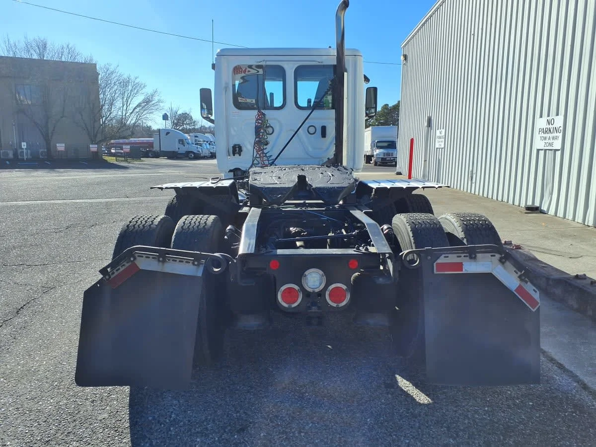 2021 Freightliner Cascadia - image 5