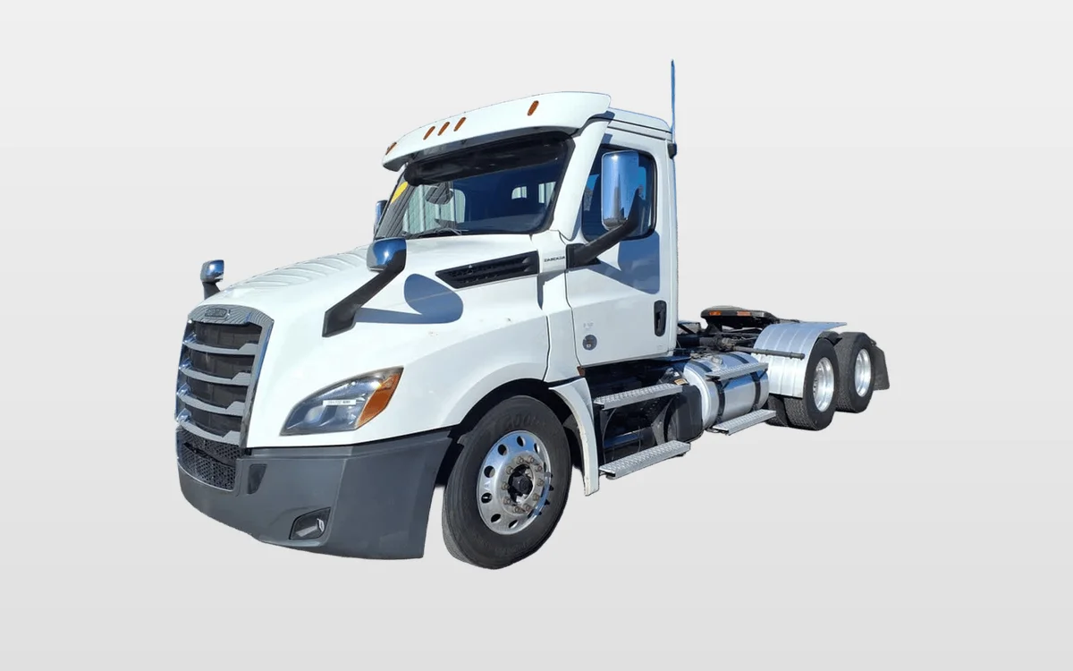 2021 Freightliner Cascadia - image 1