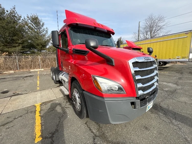 2019 Freightliner Cascadia in Edison, NJ