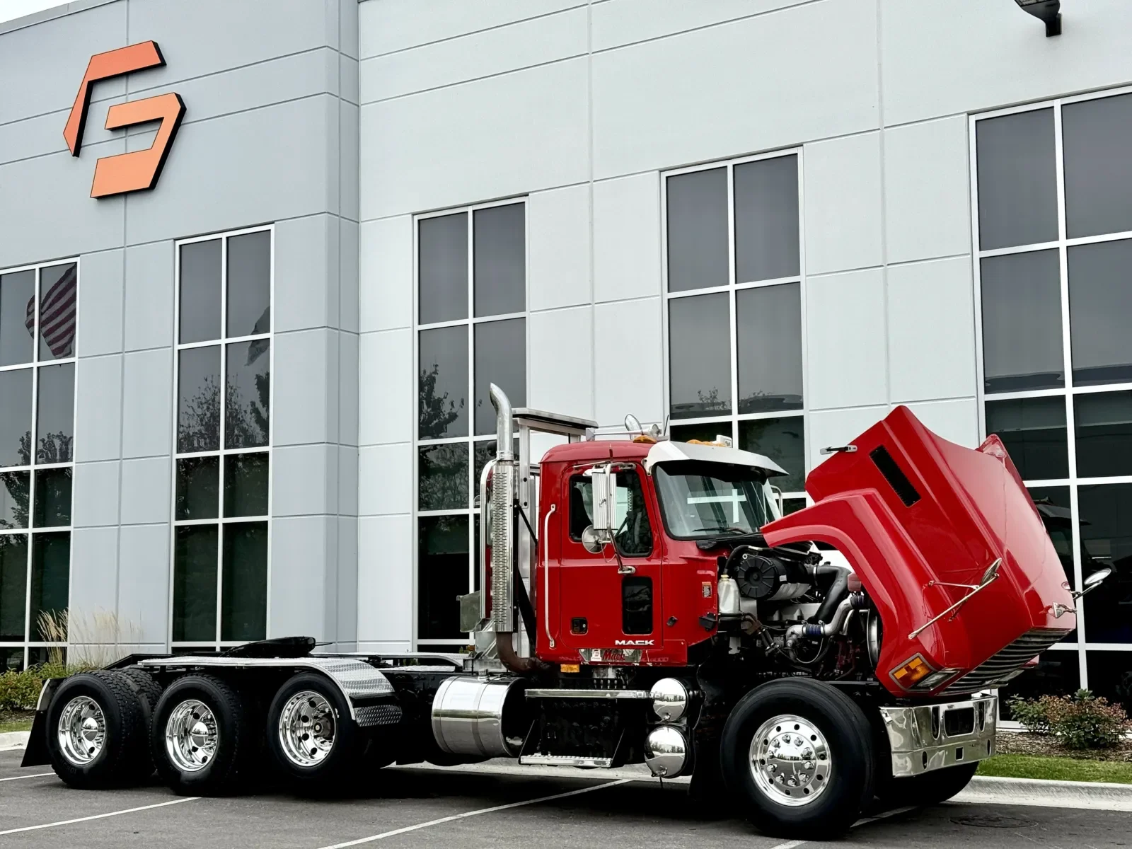 2008 Mack Pinnacle in New Lenox, IL — photo 9