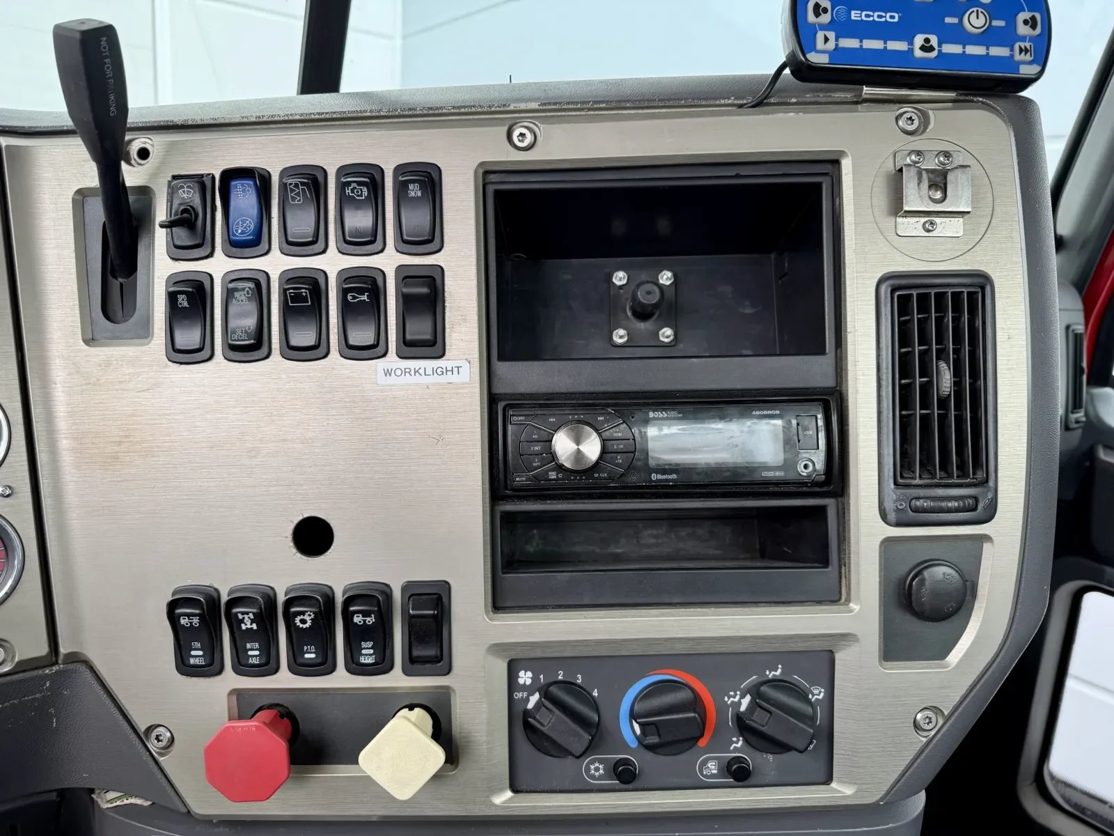2008 Mack Pinnacle in New Lenox, IL — photo 18