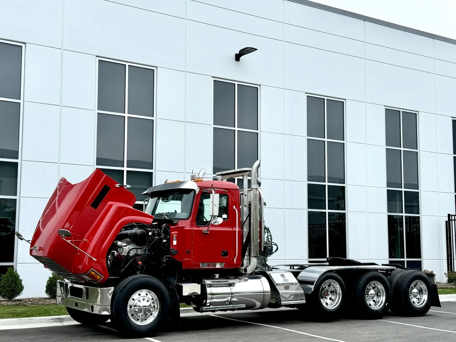 2008 Mack Pinnacle in New Lenox, IL — photo 10