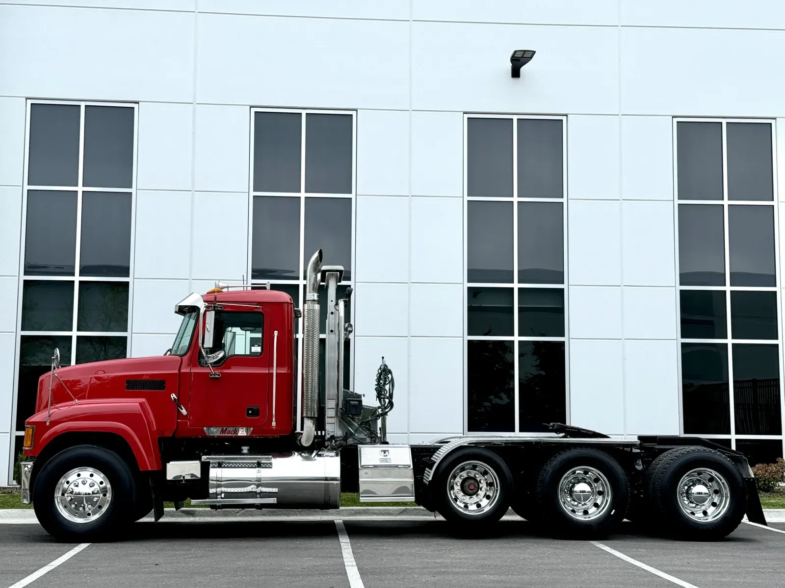 2008 Mack Pinnacle in New Lenox, IL — photo 4