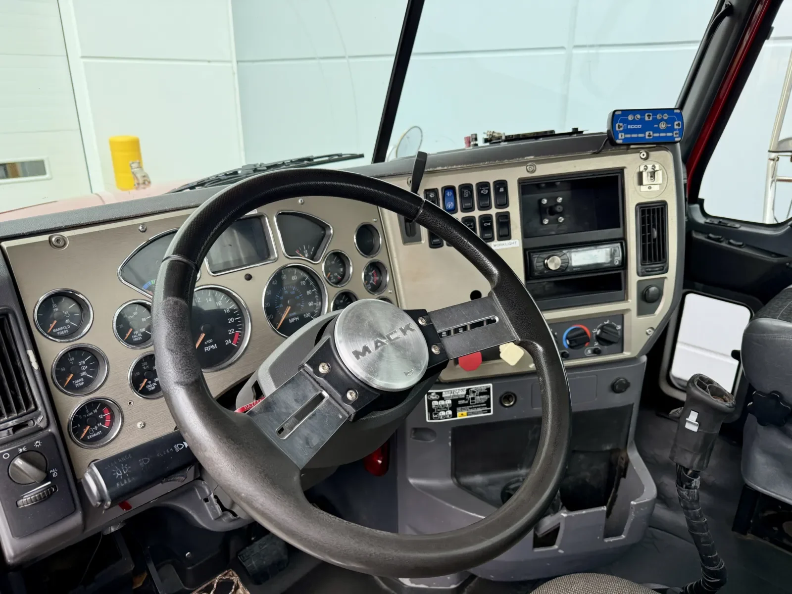 2008 Mack Pinnacle in New Lenox, IL — photo 15