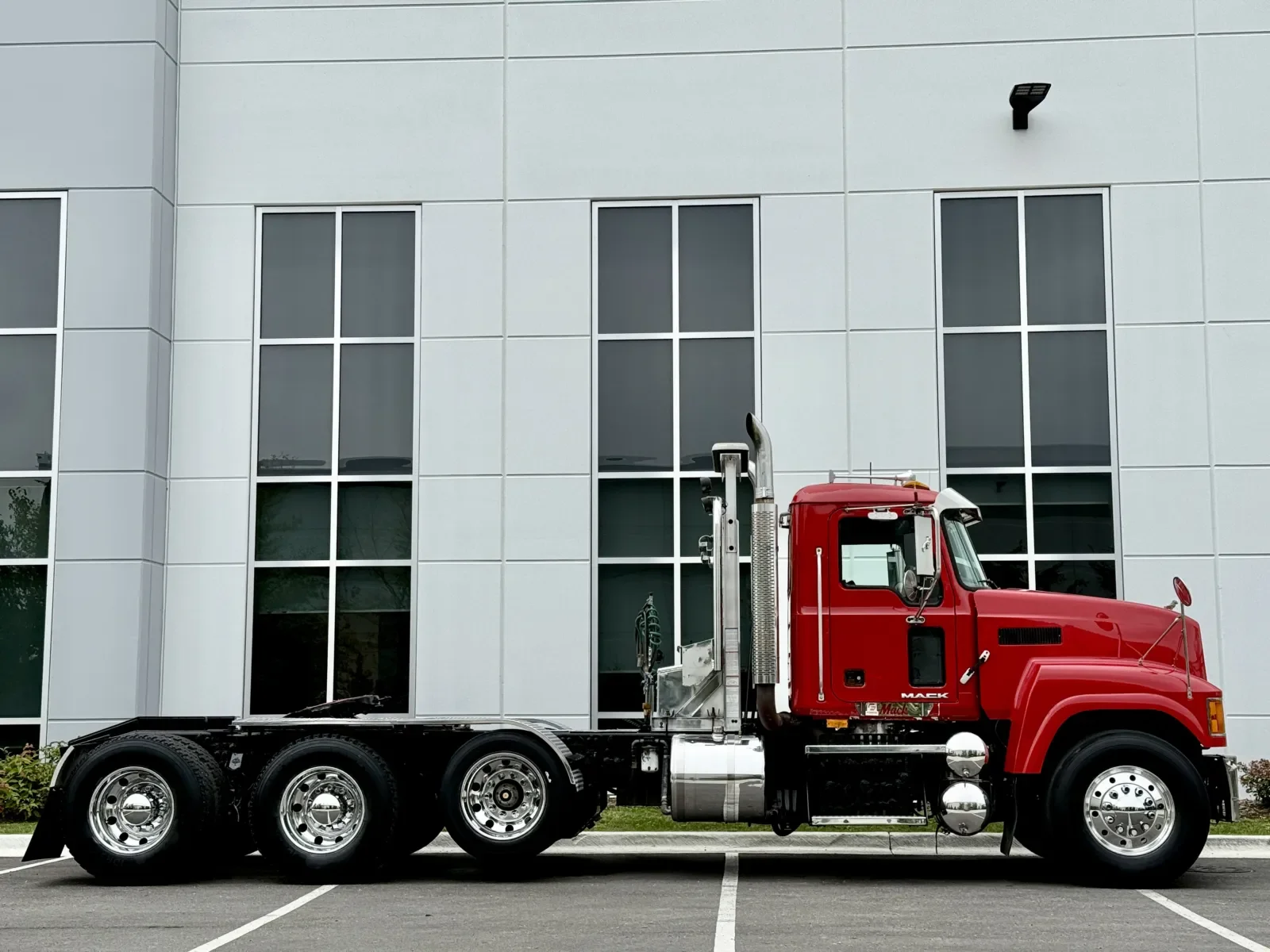 2008 Mack Pinnacle in New Lenox, IL — photo 3