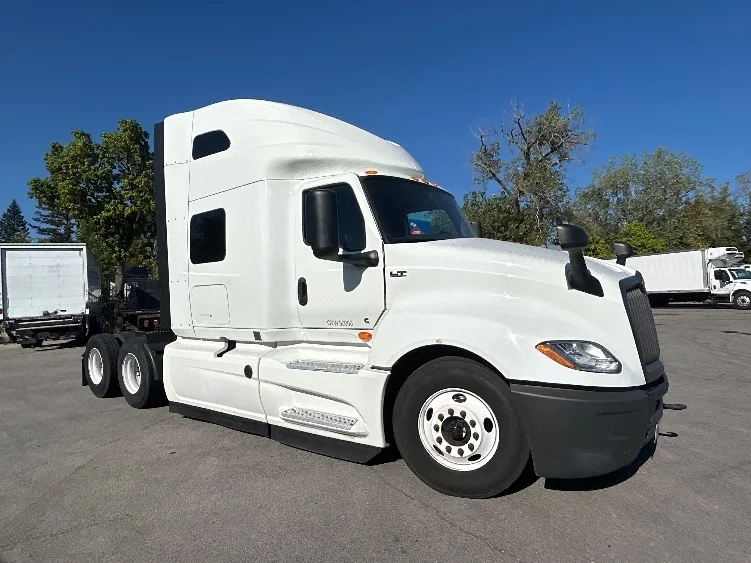 2022 International LT in Fort Wayne, IN