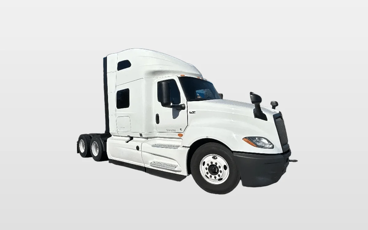 2022 International LT - image 1