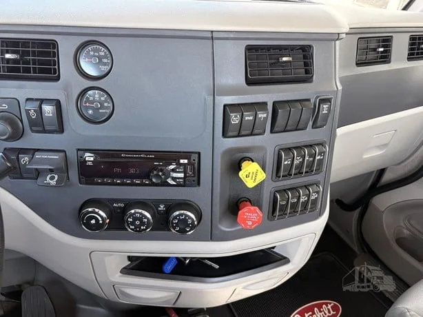 2021 Peterbilt 567 in Salt Lake City, UT — photo 11