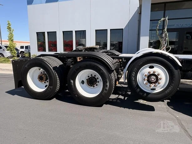 2021 Peterbilt 567 in Salt Lake City, UT — photo 9