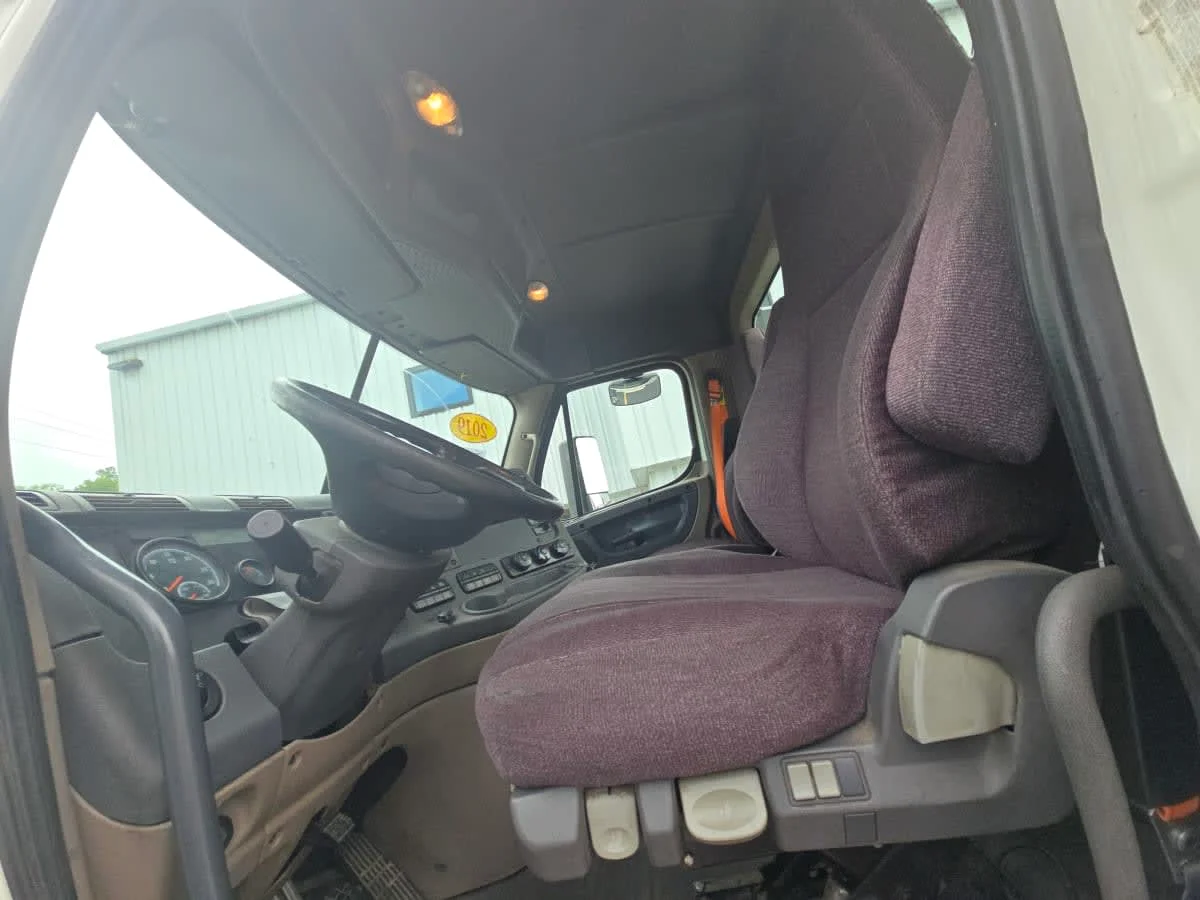 2019 Freightliner Cascadia in Doraville, GA — photo 7